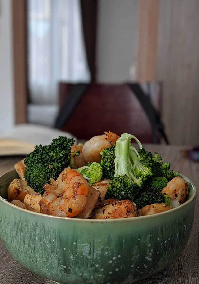 shrimp broccoli rice bowl